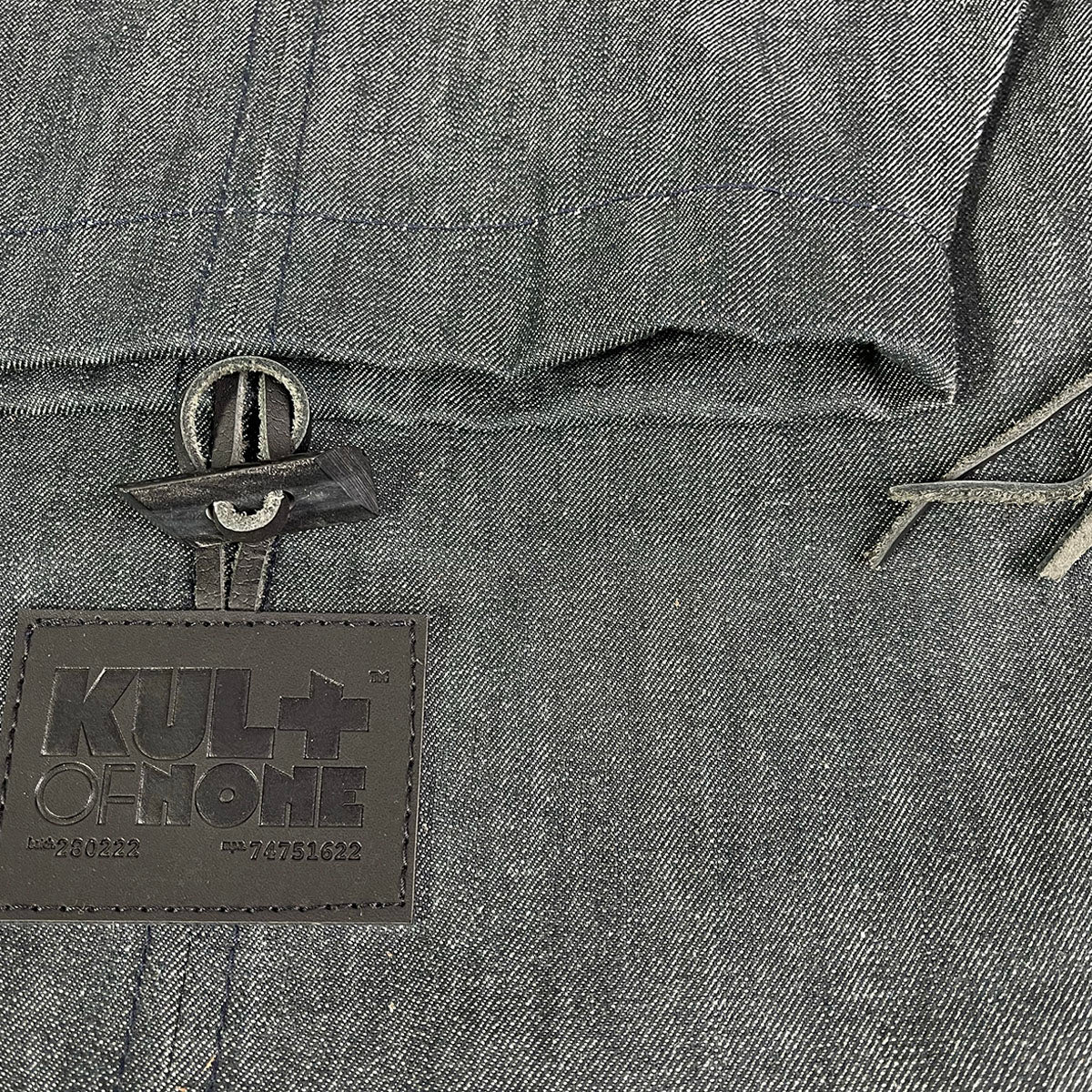 BLACK MESSENGER CROSS BODY BAG