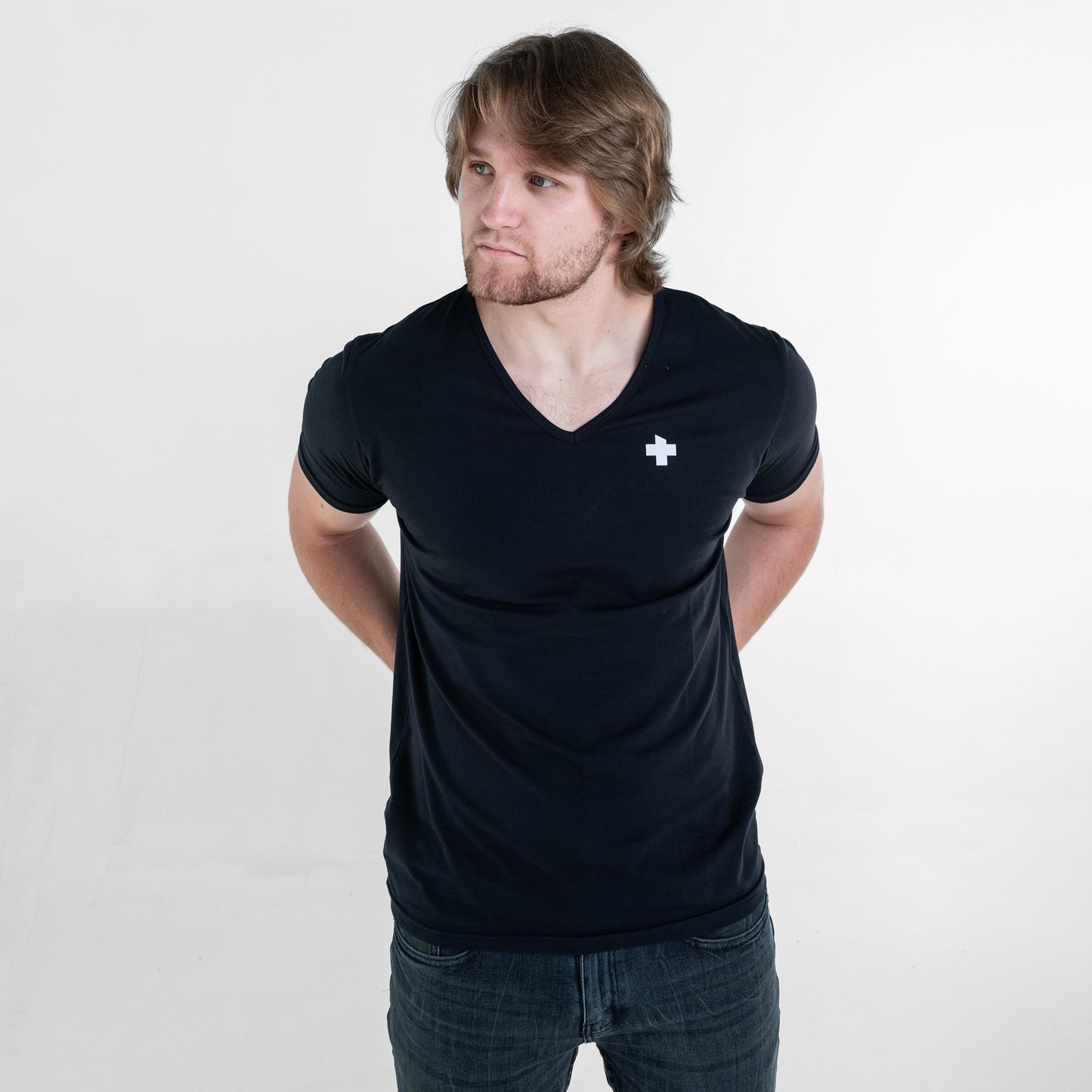 LOGO T - BLACK V-NECK