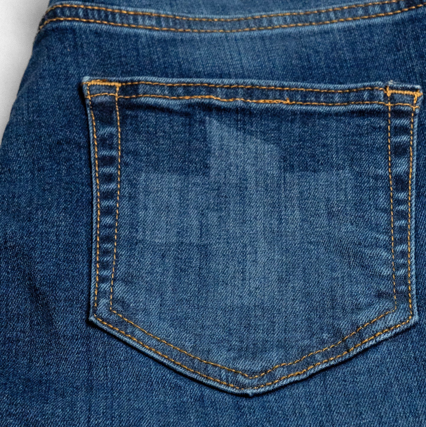 TIMELESS BLUE JEANS