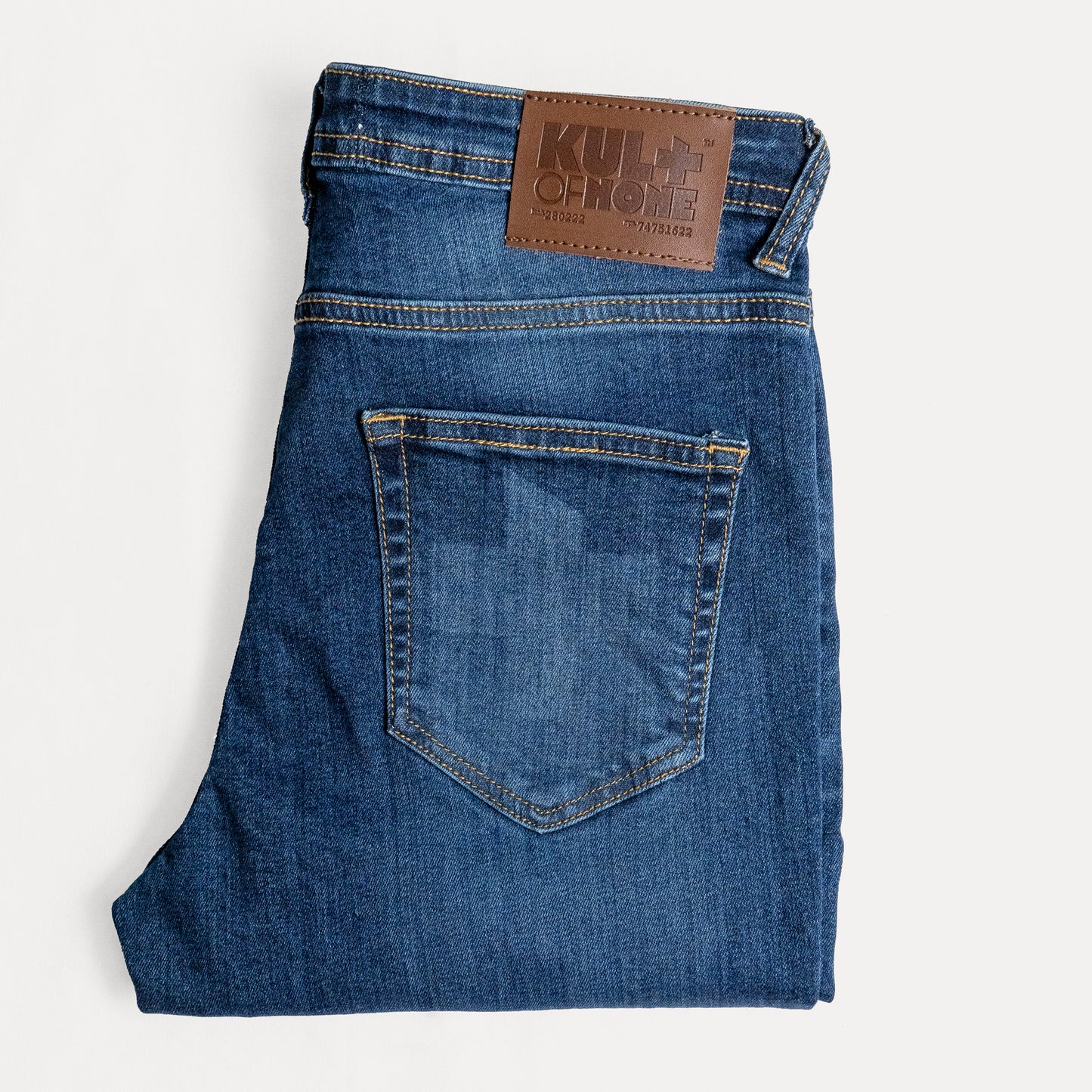 TIMELESS BLUE JEANS